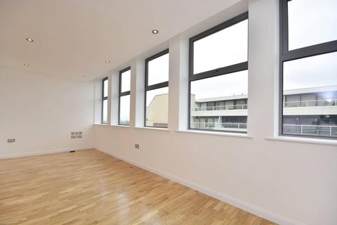 Studio for sale, Streatham High Road, Streatham Hill, London, SW16