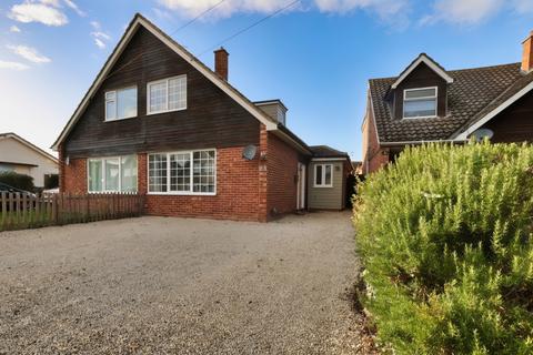 3 bedroom semi-detached house to rent, Field Way, Colchester CO7