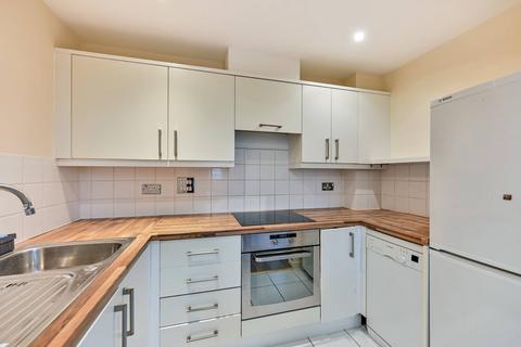 2 bedroom flat to rent, Wooldridge Close, Feltham, TW14