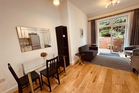 3 bedroom apartment to rent, Whitehall Park, London N19