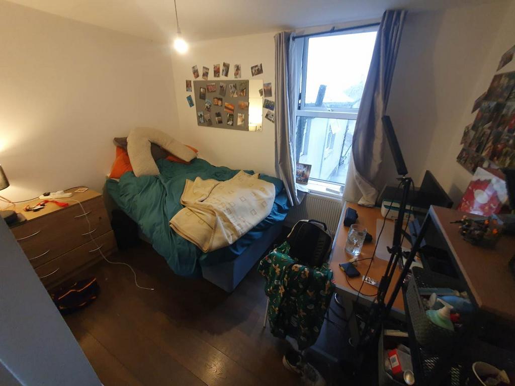 Bedroom 7 (1)