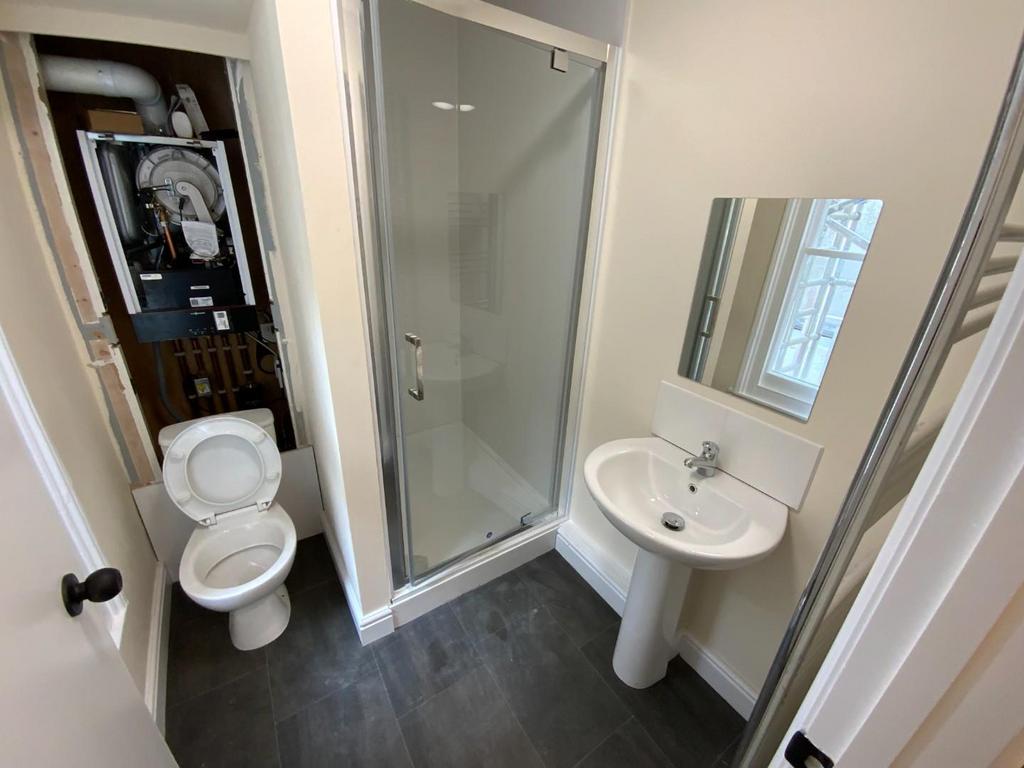 Bathroom1.jpg