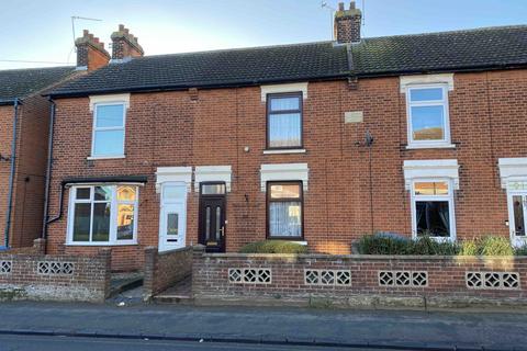 2 bedroom terraced house for sale, High Road West, IP11