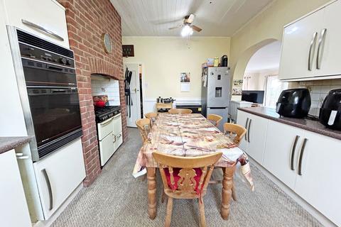 4 bedroom detached house for sale, Drummond Road, Skegness, Lincolnshire, PE25 3AT