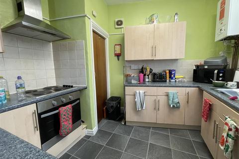 5 bedroom terraced house to rent, Norwood Place, Hyde Park, Leeds, LS6 1DY