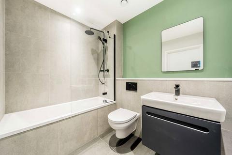 2 bedroom flat for sale, Victoria Road, Surbiton KT6