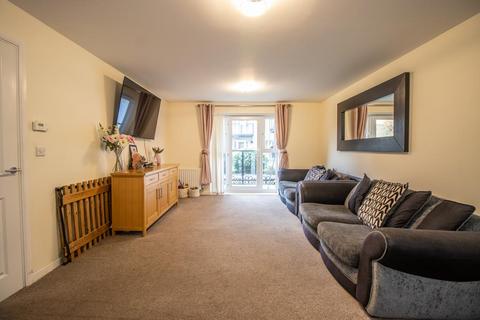 2 bedroom flat for sale, Artillery Avenue, Shoeburyness SS3