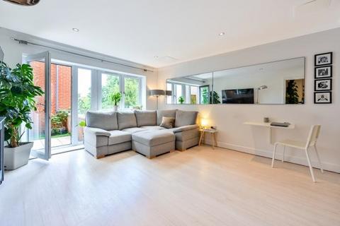 2 bedroom flat for sale, Merrow Heights, Epsom Road, Guildford, GU1