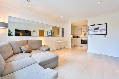 2 bedroom flat for sale, Merrow Heights, Epsom Road, Guildford, GU1