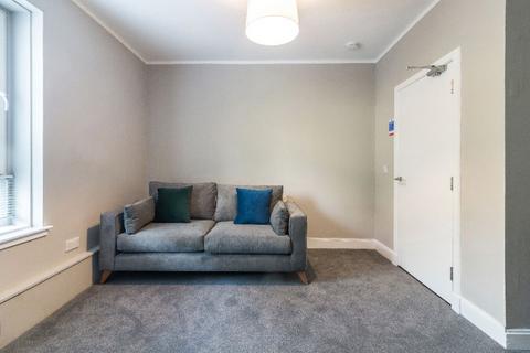 2 bedroom flat to rent, Scott Street, West End DD2