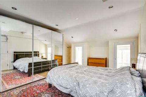 2 bedroom terraced house for sale, Malvern Mews, London