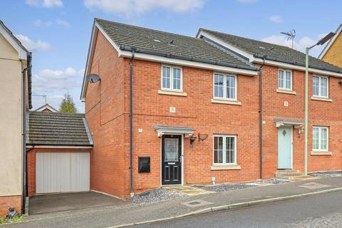 3 bedroom semi-detached house for sale, Siskin Street, Stowmarket, IP14