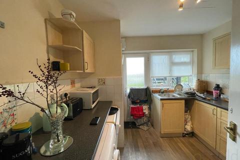 2 bedroom flat to rent, Bedfordwell Court, Eastbourne