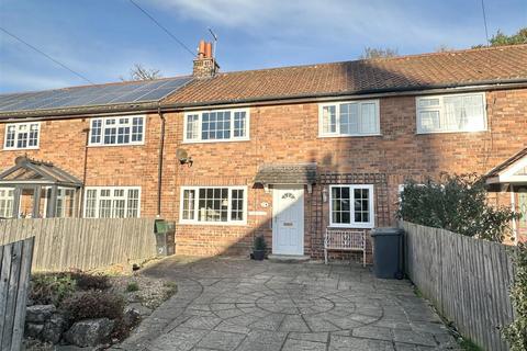 3 bedroom terraced house for sale, St Matthews Close, Naburn, York