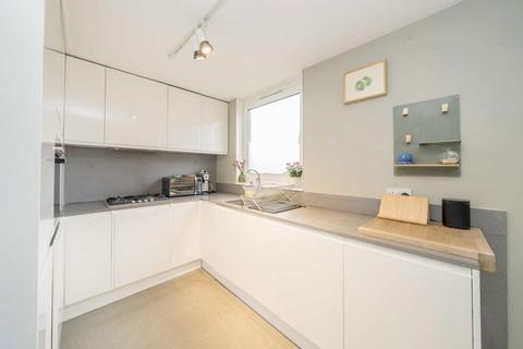 3 bedroom flat for sale, Fairbridge Road, London N19