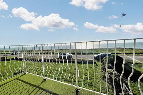 1 bedroom flat for sale, Marine Court, The Esplanade, Telscombe Cliffs, BN10 7HT