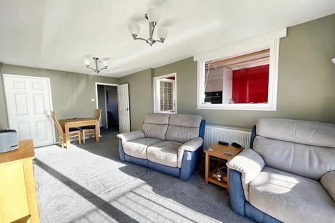 1 bedroom flat for sale, Marine Court, The Esplanade, Telscombe Cliffs, BN10 7HT