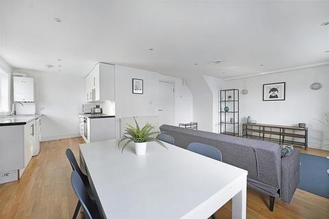 2 bedroom flat for sale, Highbury Grove, N5