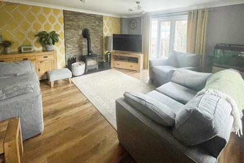 5 bedroom detached house for sale, Lowland Close, Broadlands, Bridgend . CF31 5BU