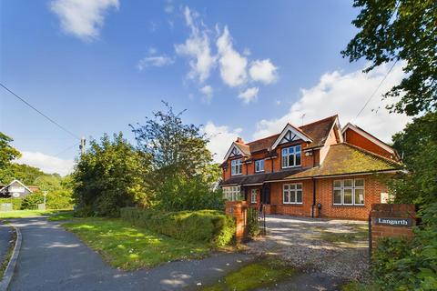 6 bedroom detached house for sale, Mill Lane, Yateley GU46