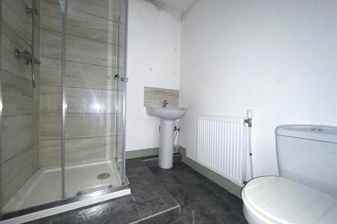 Studio to rent, Narborough Road, Leicester