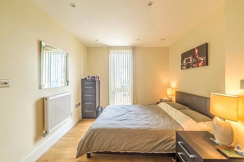 Studio to rent, Indescon Square, London E14