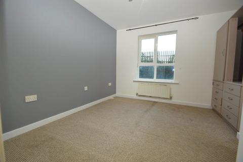 2 bedroom apartment to rent, ADDLESTONE / CHERTSEY BORDERS