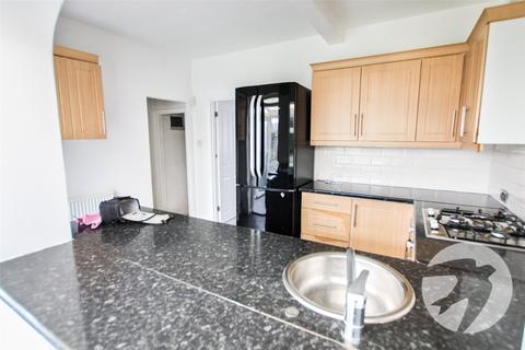 213 Kingsground, London, SE9 5ET
