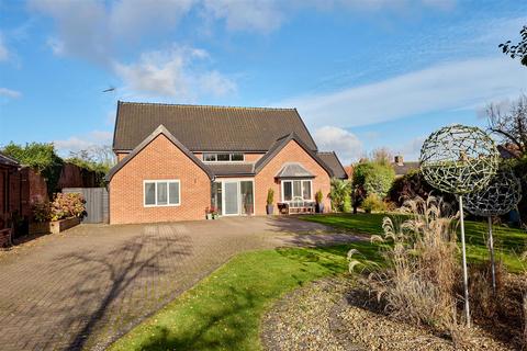 4 bedroom detached house for sale, Recreation Walk, Harleston IP20