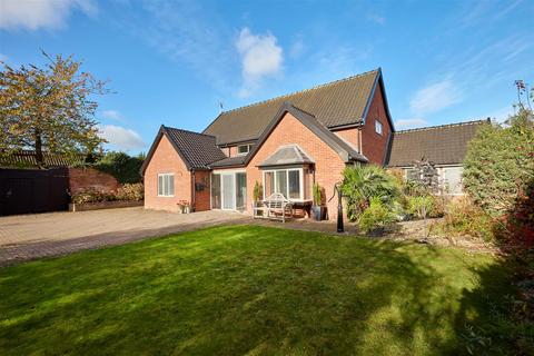 4 bedroom detached house for sale, Recreation Walk, Harleston IP20