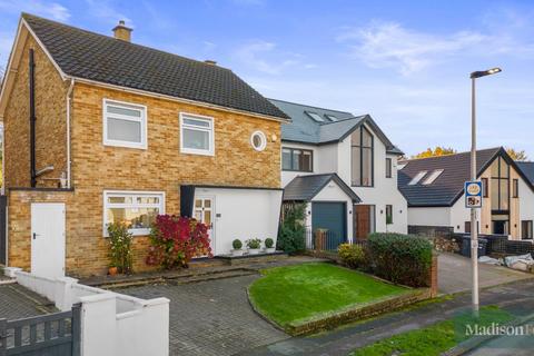 3 bedroom detached house for sale, Newlands Road, Woodford Green IG8