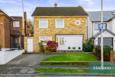 3 bedroom detached house for sale, Newlands Road, Woodford Green IG8