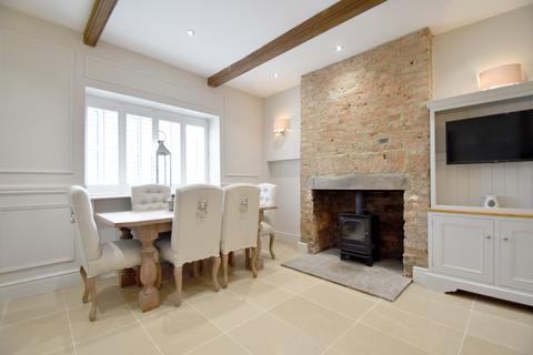 5 bedroom detached house for sale, Low Street, South Milford