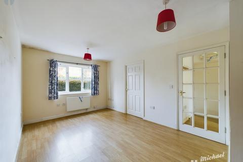 2 bedroom flat for sale, Whitehead Way, Aylesbury, Buckinghamshire