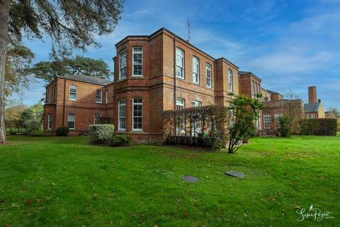 3 bedroom apartment for sale, Whitecroft Park, Newport