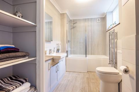 10 Bishops Close, Torquay, TQ1 2PL