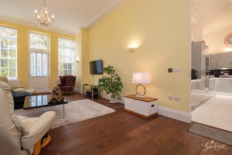 3 bedroom apartment for sale, Whitecroft Park, Newport