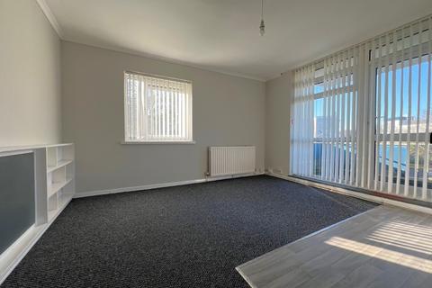 2 bedroom flat to rent, Linacre Road, Hampshire SO19