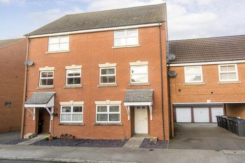 4 bedroom terraced house to rent, Tungstone Way, Market Harborough