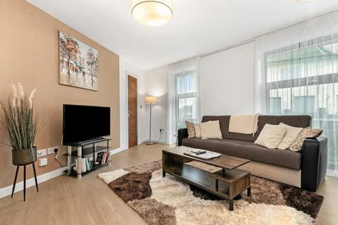 1 bedroom flat for sale, Woking,  Surrey,  GU22