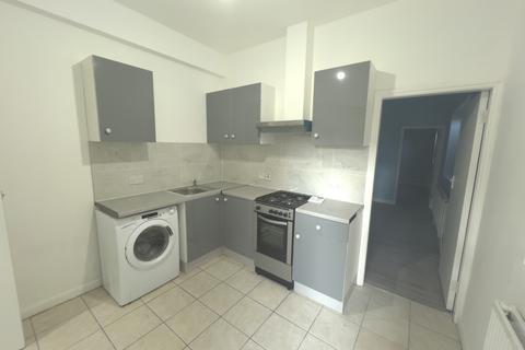 1 bedroom flat to rent, Kingsbridge Crescent, Southall, Greater London, UB1