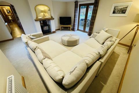 5 bedroom detached house for sale, Falcon Close, Whitestone