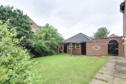 4 bedroom detached house to rent, Wenning Lane, Emerson Valley