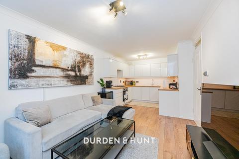 Flat 2, Theydon Gate Station Approach, Theydon Bois, Epping, CM16 7HS