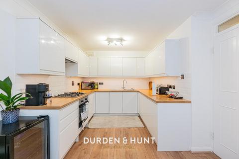 Flat 2, Theydon Gate Station Approach, Theydon Bois, Epping, CM16 7HS