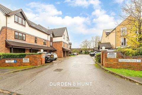 Flat 2, Theydon Gate Station Approach, Theydon Bois, Epping, CM16 7HS
