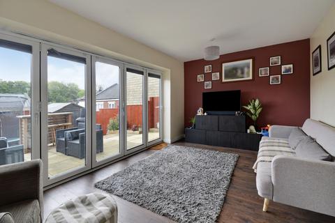 4 bedroom semi-detached house for sale, Horsforde View, Leeds LS13