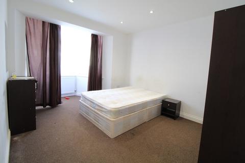 1 bedroom flat to rent, Thorn Close, Northolt UB5