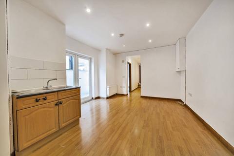 2 bedroom flat to rent, Garratt Terrace, Tooting Broadway, London, SW17