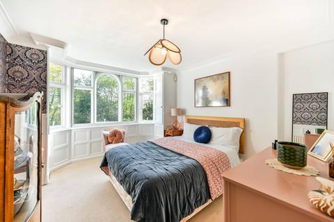 3 bedroom flat for sale, Coombe House, Kingston, Kingston upon Thames, KT2